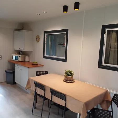 Boerderij Jachtlust 아파트 *